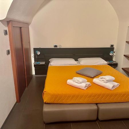 Feel - Luxury Duomo Suite Bergamo Eksteriør billede